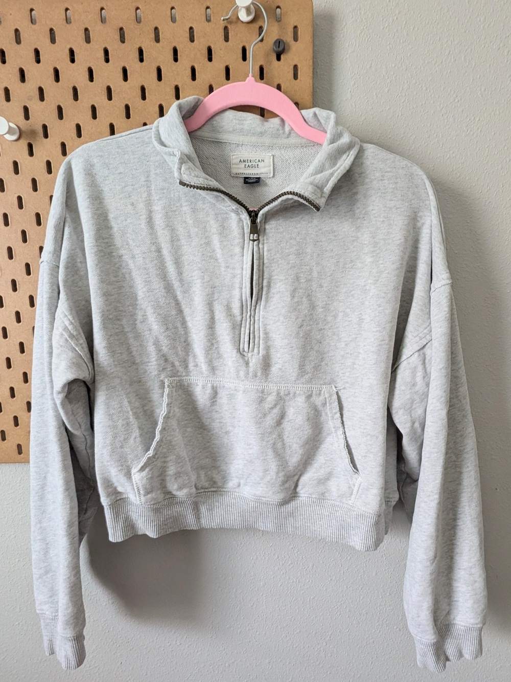American Eagle Outfitters Light Gray Half-Zip Cropped Sweatshirt